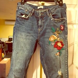Zara jeans with flower detail